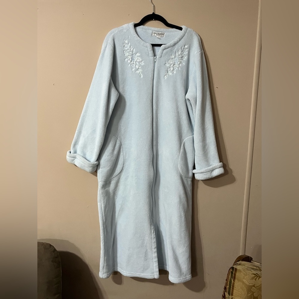 Miss Elaine Light Baby Blue Zip Front Long Robe Pockets Embroidered Size 2Xl - Picture 8 of 10